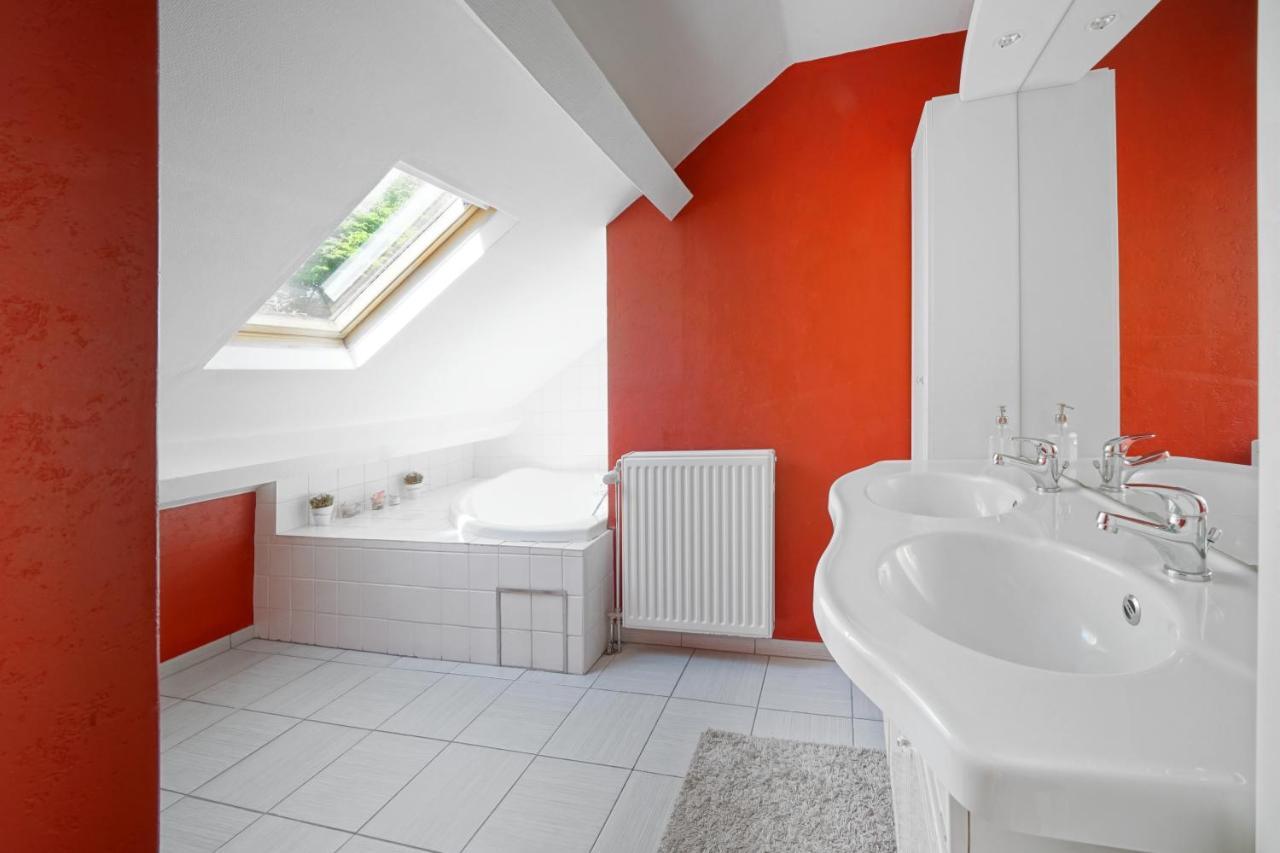 Le Clos Arbore Ferienhaus Libramont-Chevigny